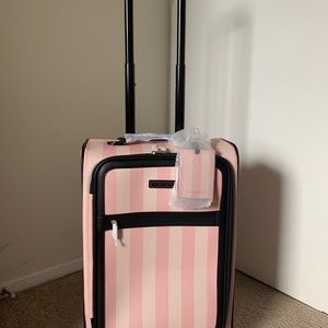 VS Getaway Carry-On Suitcase